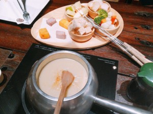 チーズフォンデュ